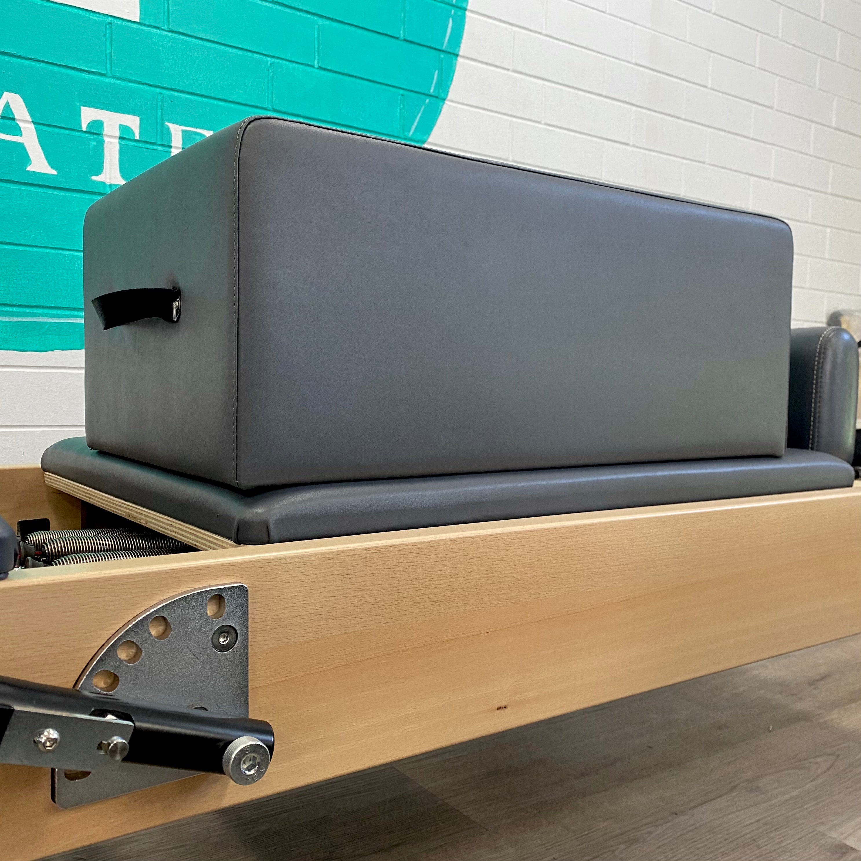 Small Pilates Sitting Box Black