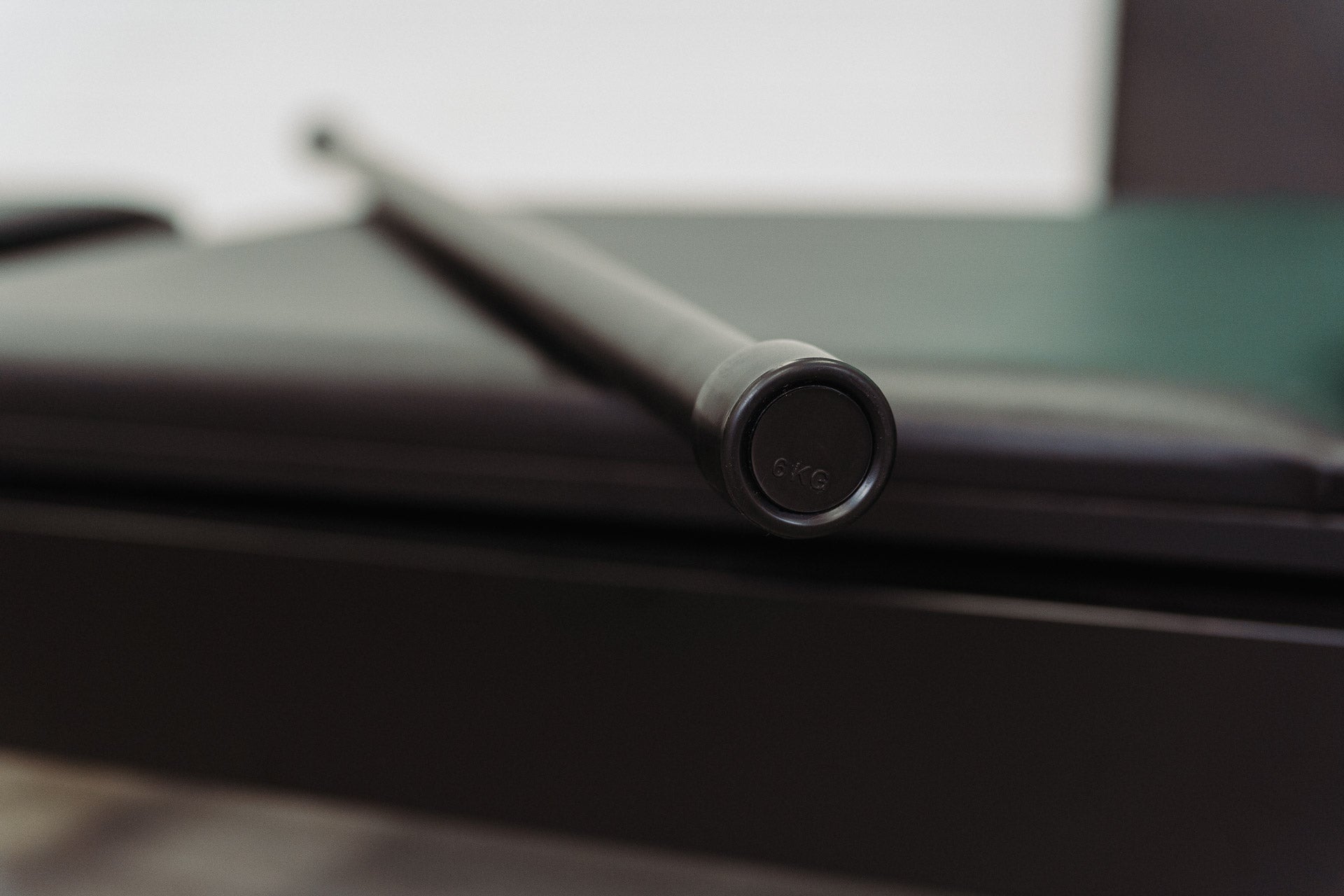 Weighted Bar 6kg Black