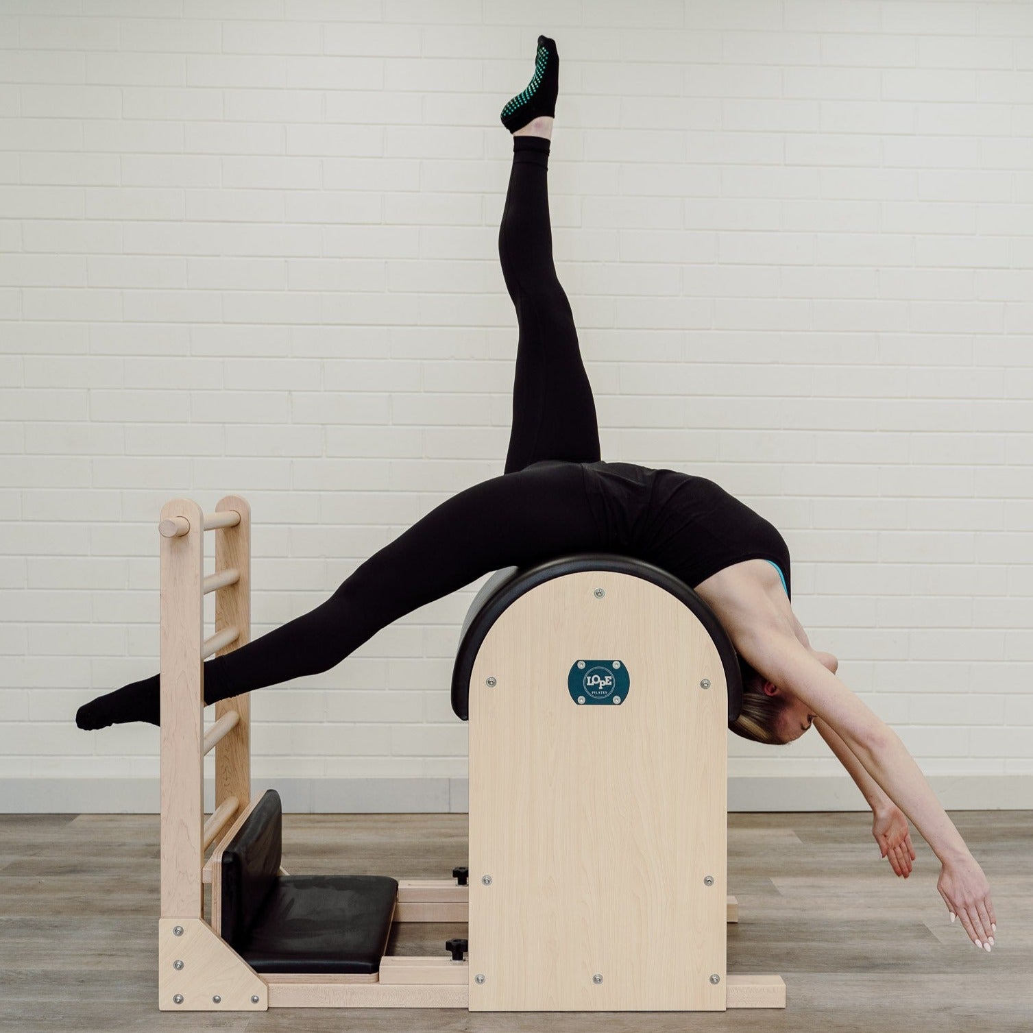 Ladder Barrel with Wood Frame- Black – LOPE Pilates Equipment