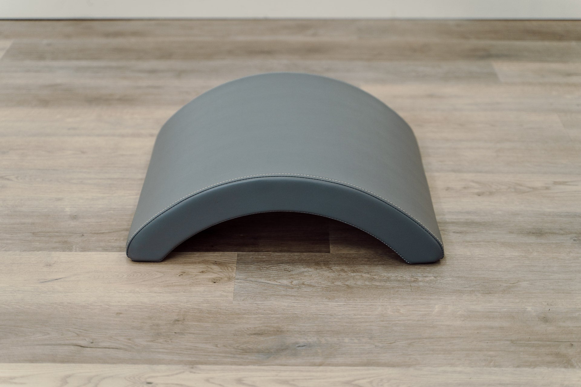 Hollow Arc Grey