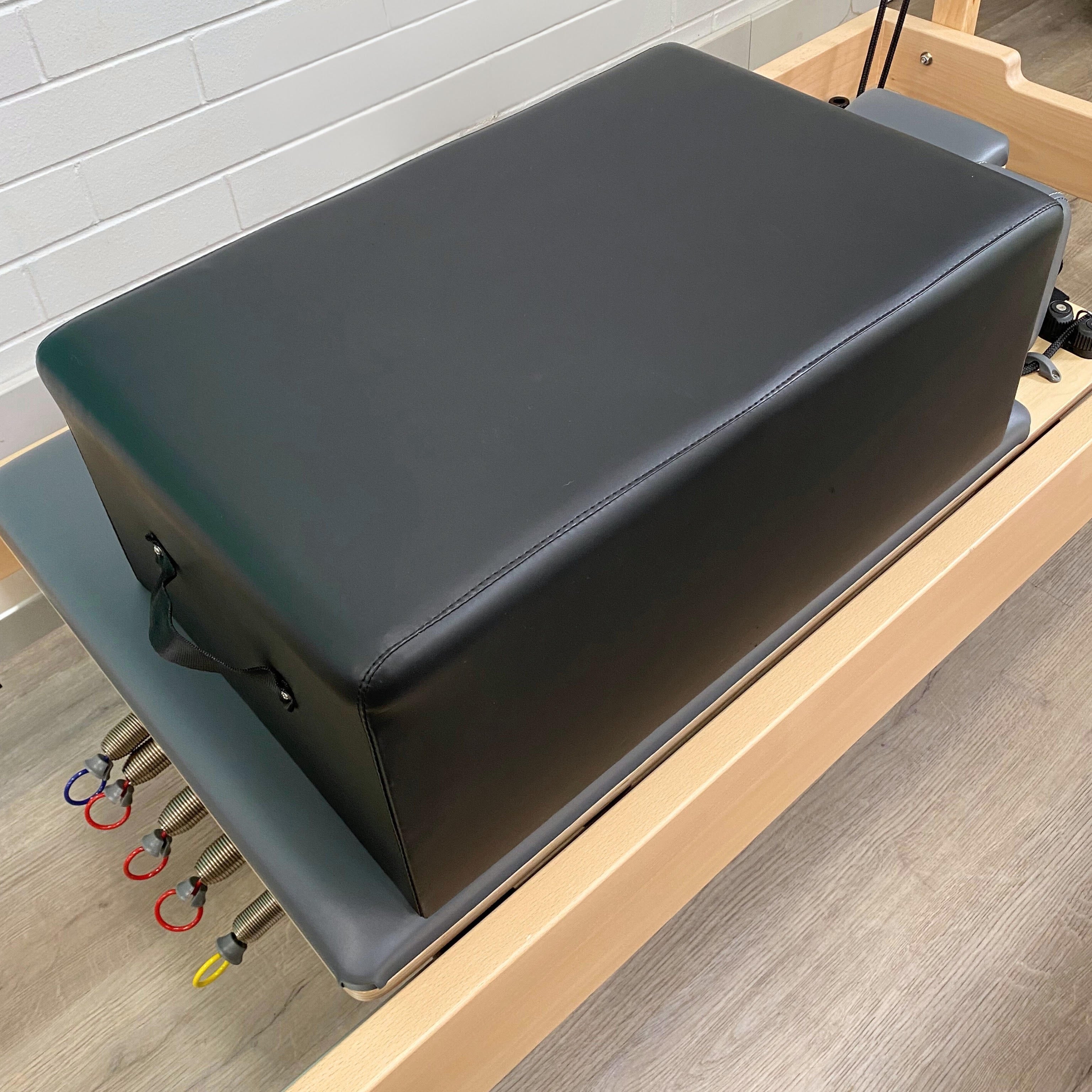 Small Pilates Sitting Box Black