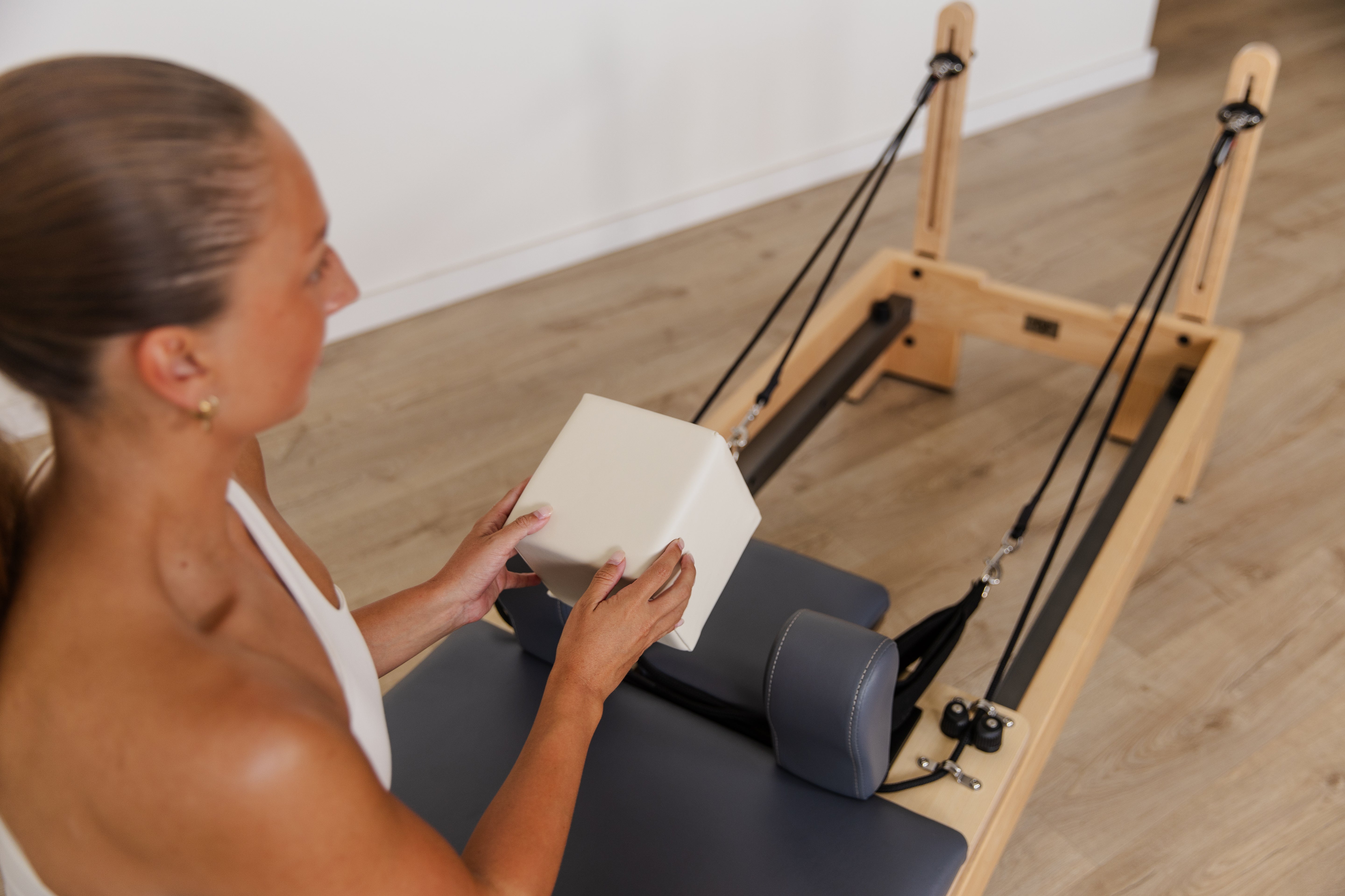 Reformer Square Head Cushion Cream