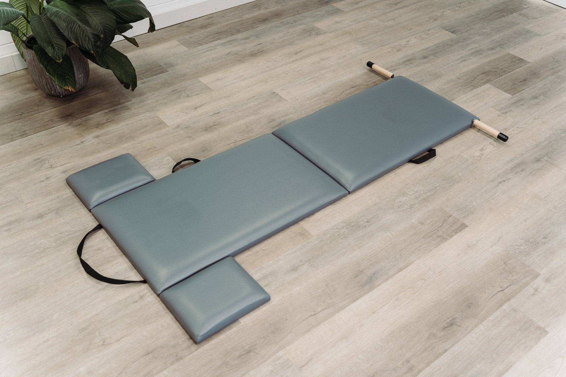 Folding Mat with Handles Black