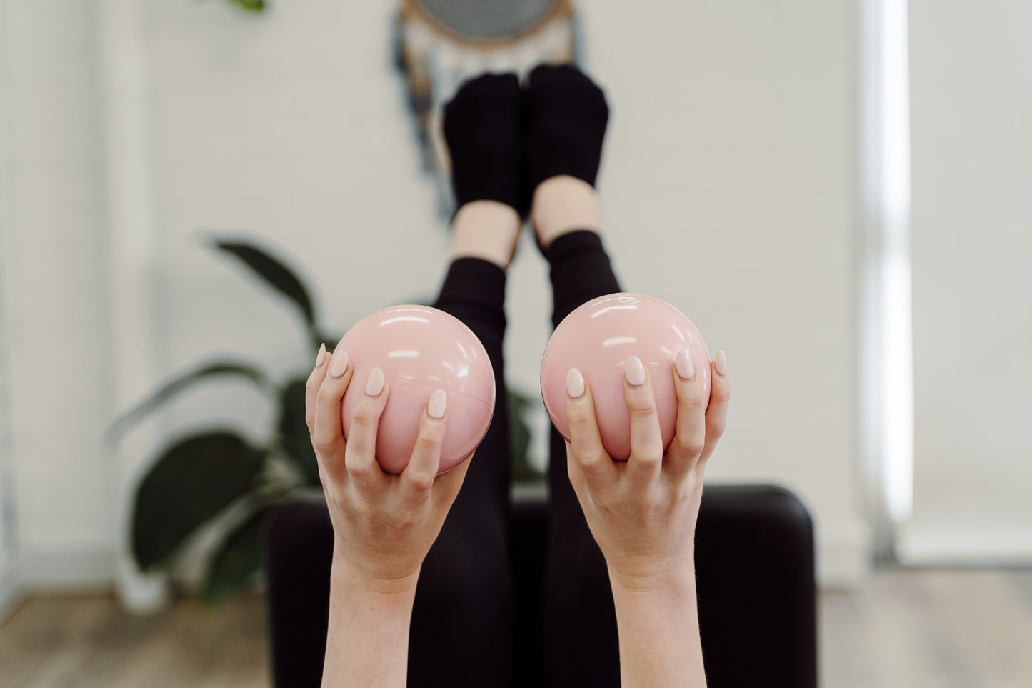 LOPE Weighted Ball 1kg - Pink - One Pair