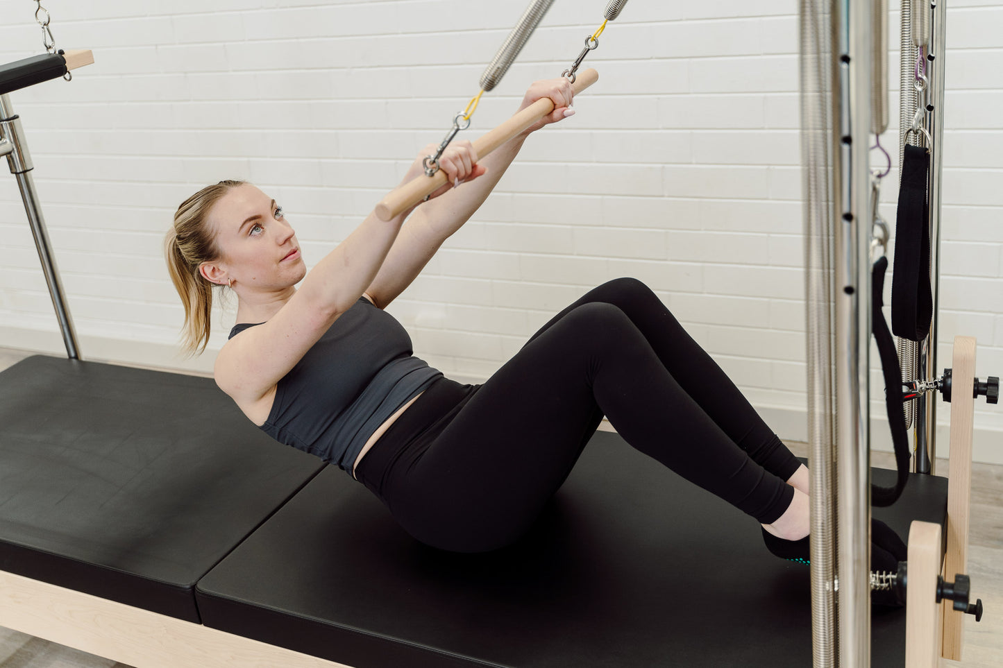 Trapeze/Reformer Bar