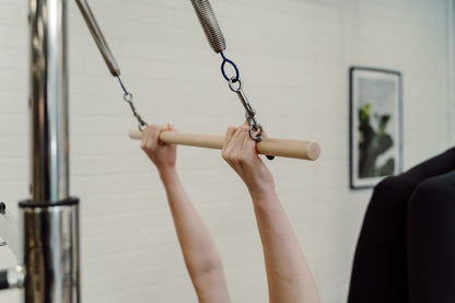 Trapeze/Reformer Bar